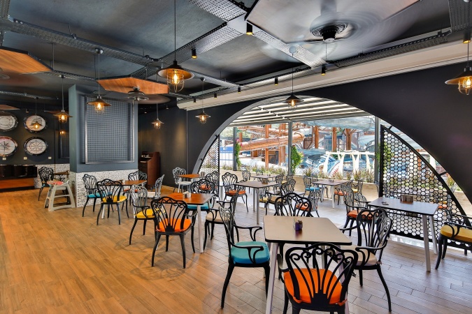 The Hook Aqua Bistro